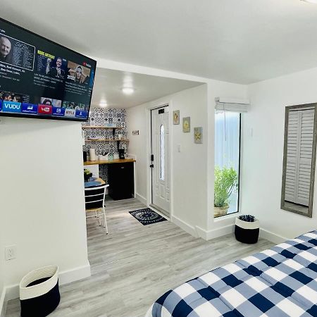 Our Lovely Nest, Free Parking & Wi-Fi マイアミ エクステリア 写真